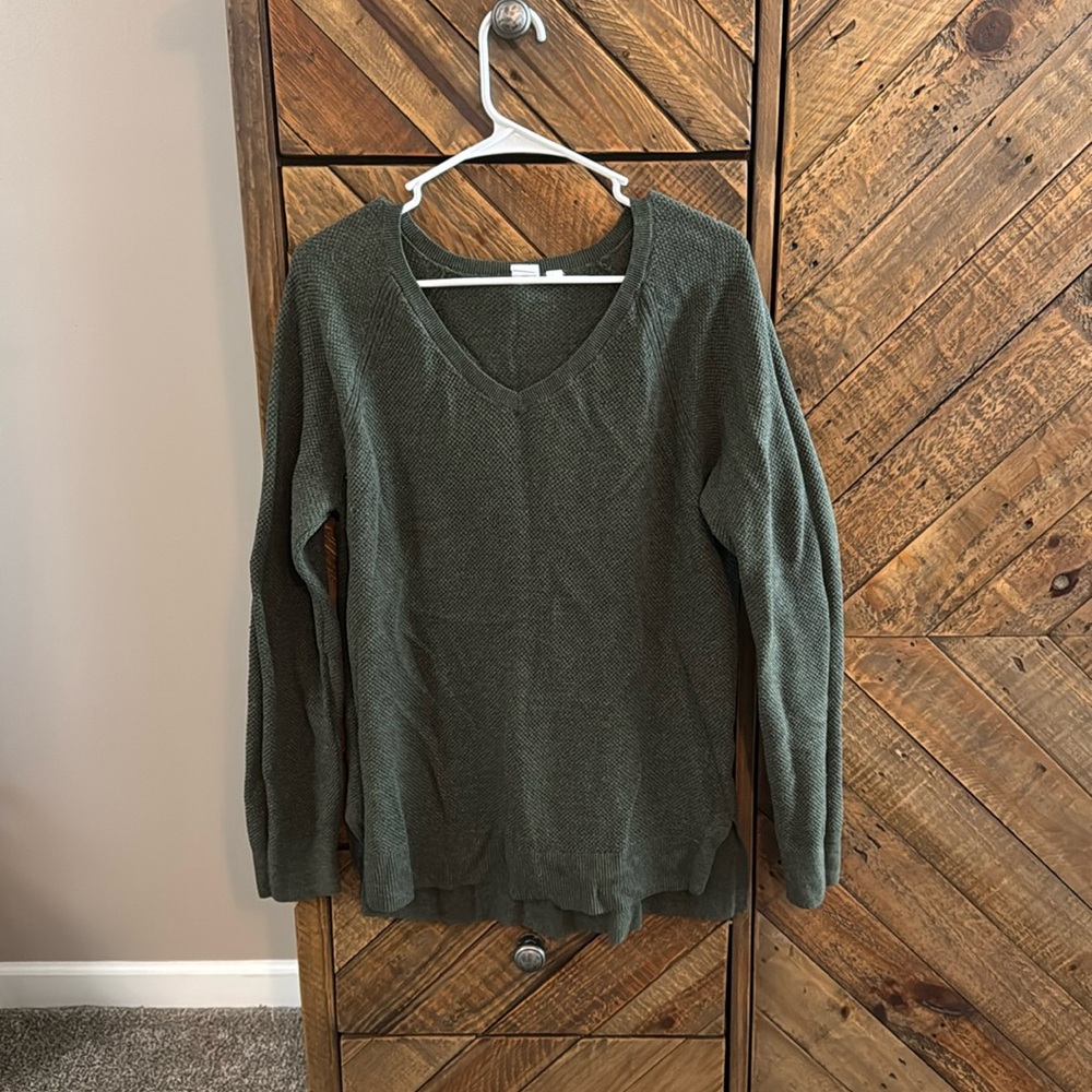 Gap, waffle knit evergreen long sleeve shirt.